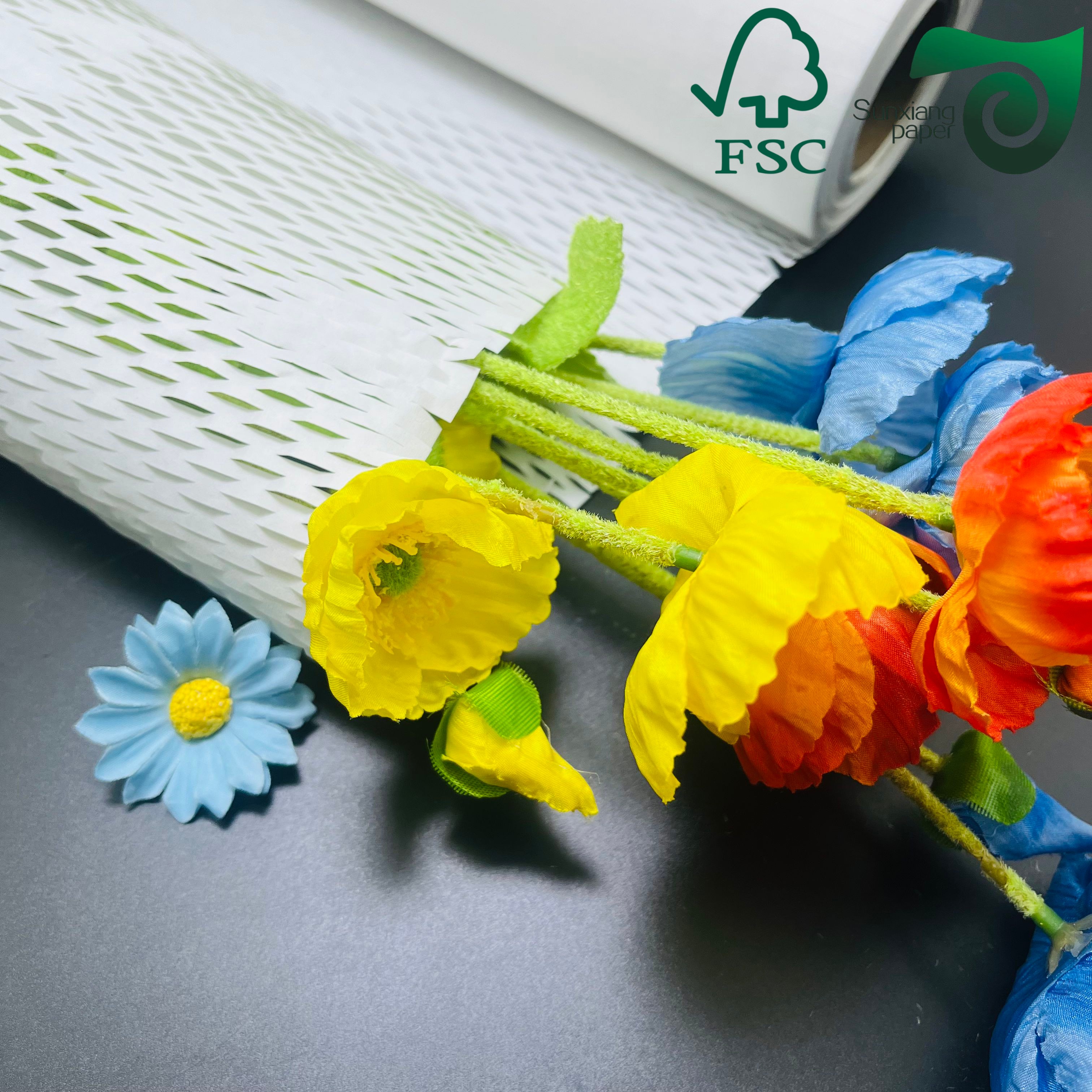 FSC Certified 80gsm Red White Honeycomb Wrap, Eco Friendly Protection for Fragile E-Commerce Goods