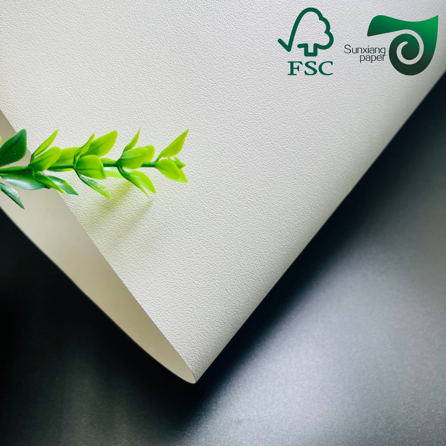FSC certified 200gsm leather grain embossed white paper ideal for luxury jewelry accessory packaging premium gift boxes and high end display solutions.