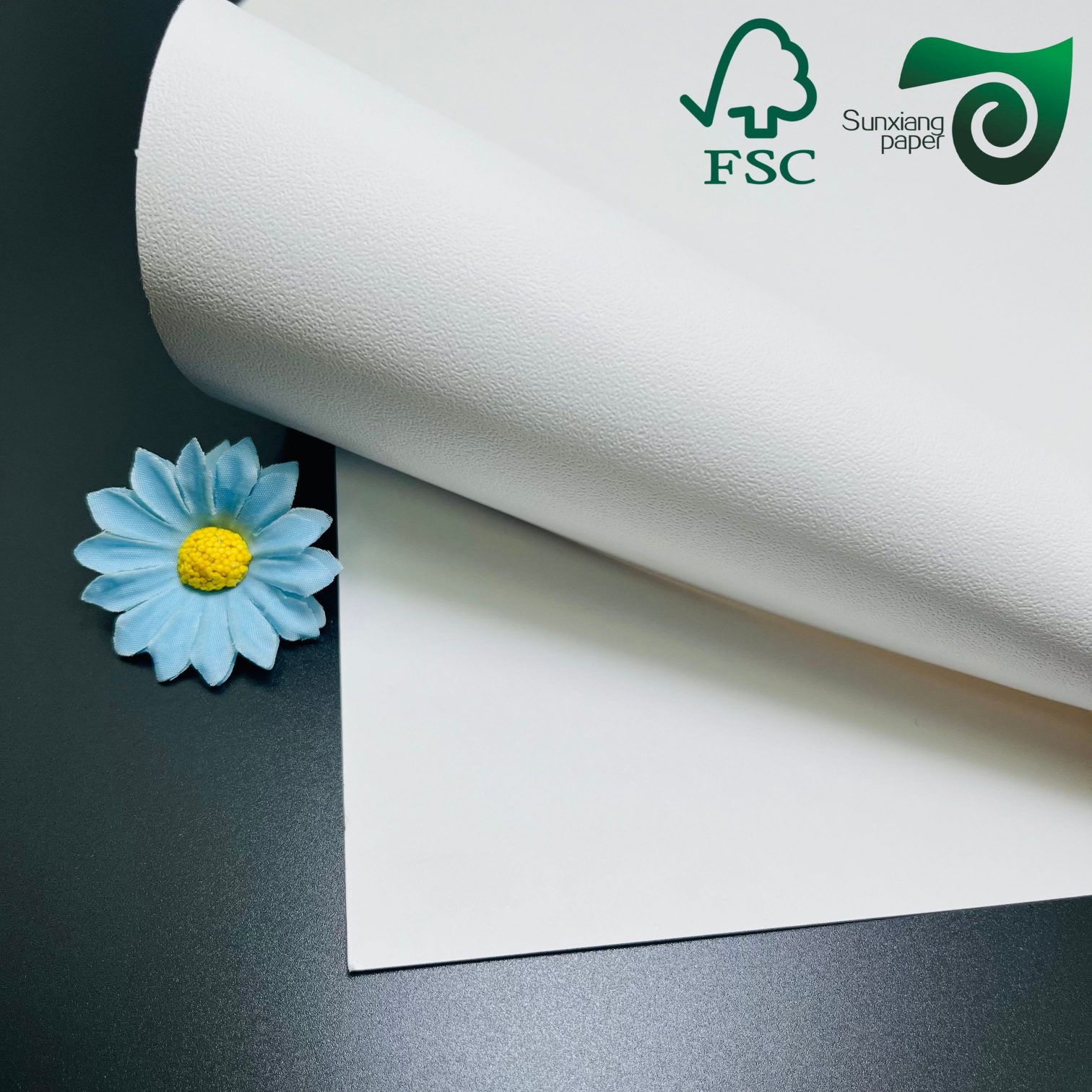FSC certified 200gsm leather grain embossed white paper ideal for luxury jewelry accessory packaging premium gift boxes and high end display solutions.