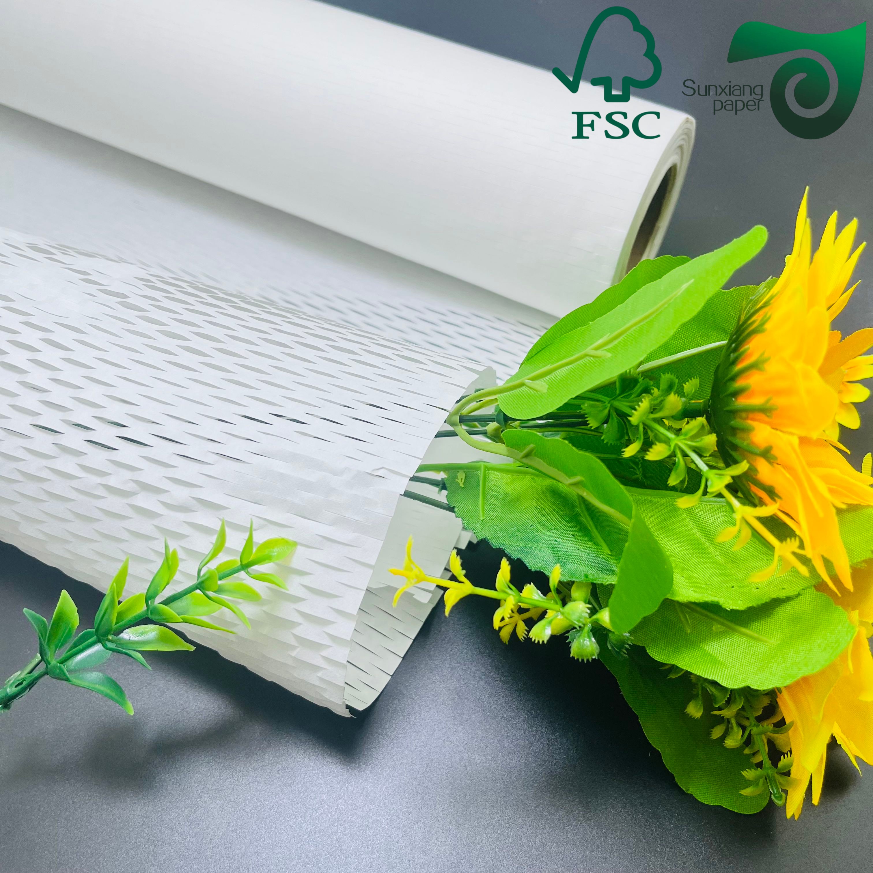 FSC Certified 80gsm Red White Honeycomb Wrap, Eco Friendly Protection for Fragile E-Commerce Goods